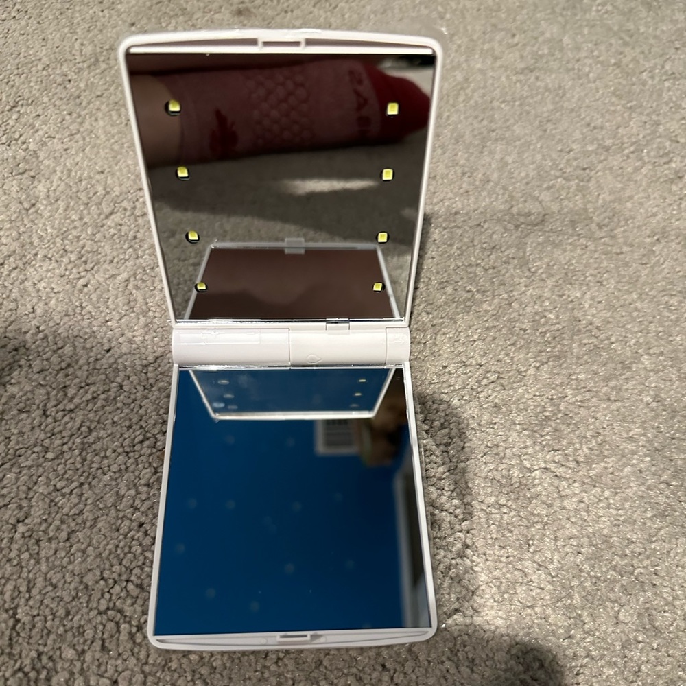 NWT Monat Eye Wish LED mirror